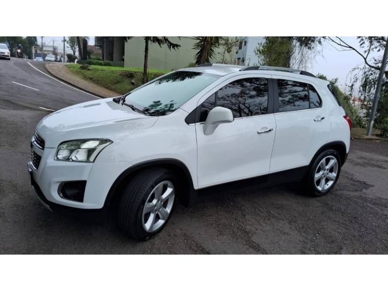 CHEVROLET - TRACKER - 2015/2015 - Branca - R$ 69.900,00