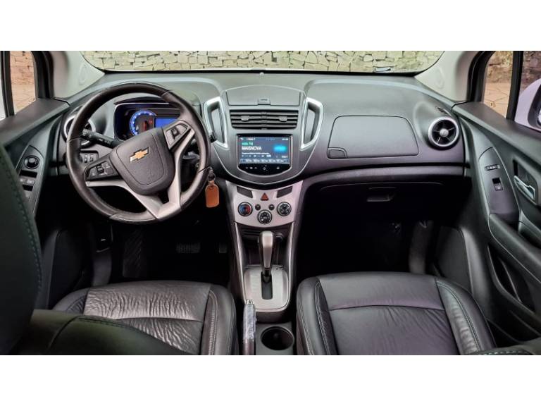 CHEVROLET - TRACKER - 2015/2015 - Branca - R$ 69.900,00