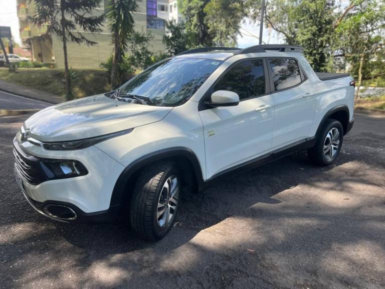 FIAT - TORO - 2018/2019 - Branca - R$ 105.900,00
