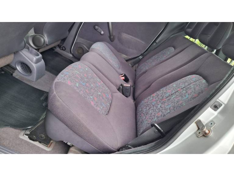 MERCEDES-BENZ - A 160 - 2004/2005 - Prata - R$ 21.900,00