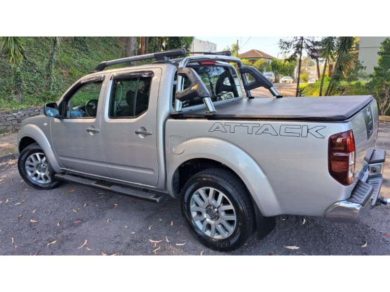 NISSAN - FRONTIER - 2014/2015 - Prata - R$ 115.900,00