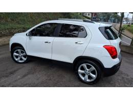 CHEVROLET - TRACKER - 2015/2015 - Branca - R$ 69.900,00
