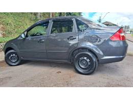 FORD - FIESTA - 2005/2005 - Cinza - R$ 24.900,00