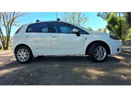 FIAT - PUNTO - 2011/2012 - Branca - R$ 34.900,00