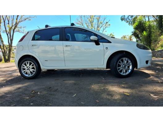 FIAT - PUNTO - 2011/2012 - Branca - R$ 34.900,00