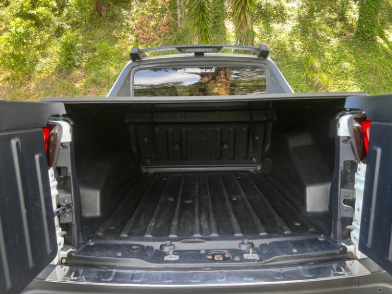 FIAT - TORO - 2018/2019 - Branca - R$ 105.900,00