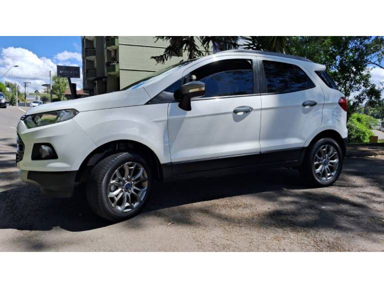 FORD - ECOSPORT - 2015/2016 - Branca - R$ 58.900,00