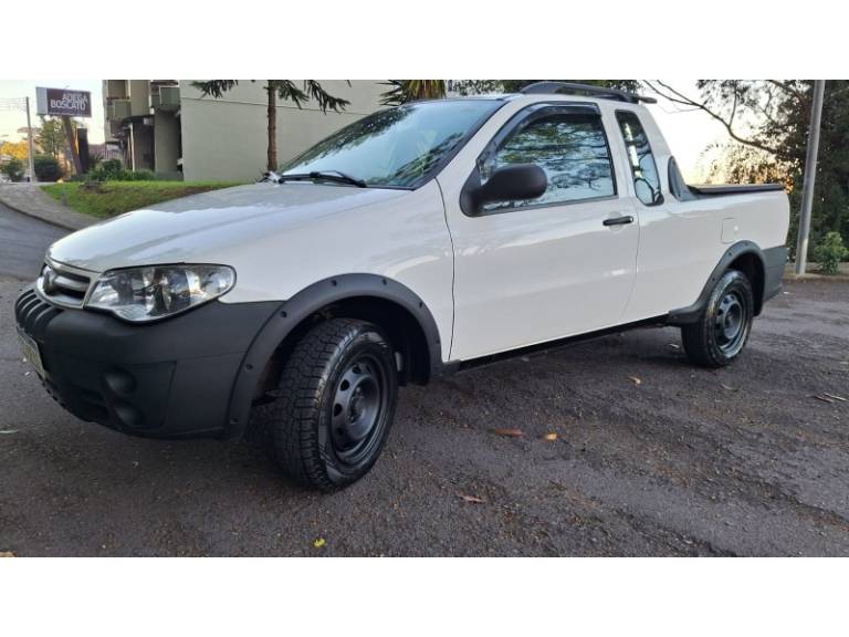 FIAT - STRADA - 2012/2012 - Branca - R$ 44.900,00