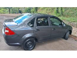 FORD - FIESTA - 2005/2005 - Cinza - R$ 24.900,00