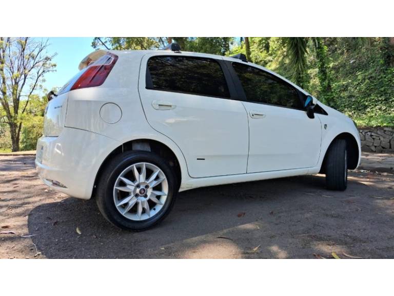 FIAT - PUNTO - 2011/2012 - Branca - R$ 34.900,00