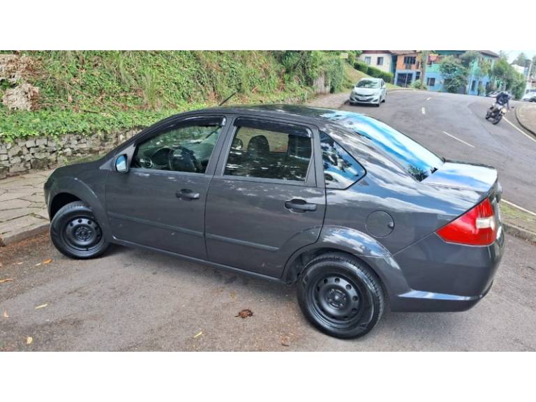 FORD - FIESTA - 2005/2005 - Cinza - R$ 24.900,00