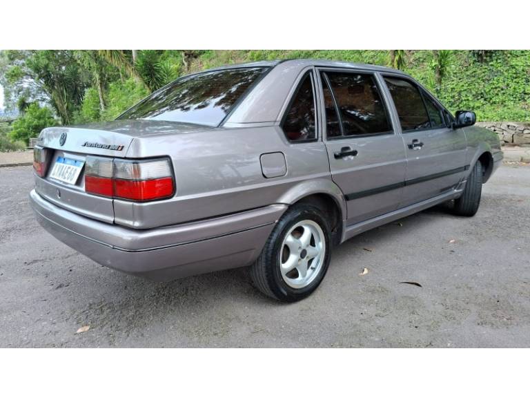 VOLKSWAGEN - SANTANA - 1996/1996 - Bege - R$ 18.900,00