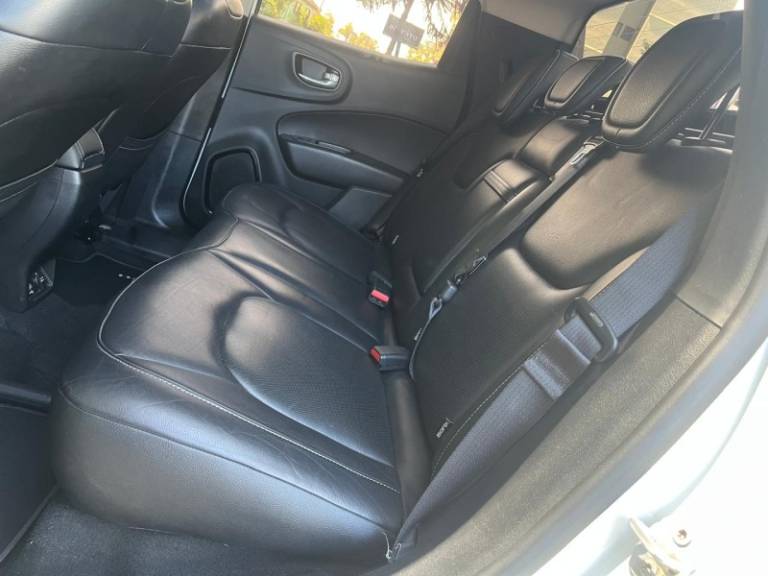 FIAT - TORO - 2018/2019 - Branca - R$ 105.900,00