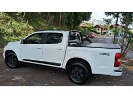 CHEVROLET - S10 - 2013/2013 - Branca - R$ 105.900,00