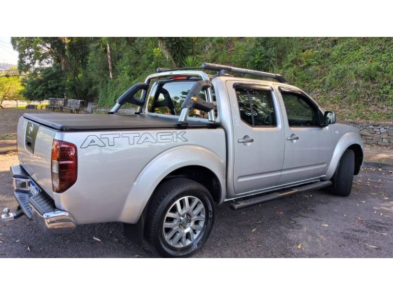 NISSAN - FRONTIER - 2014/2015 - Prata - R$ 115.900,00