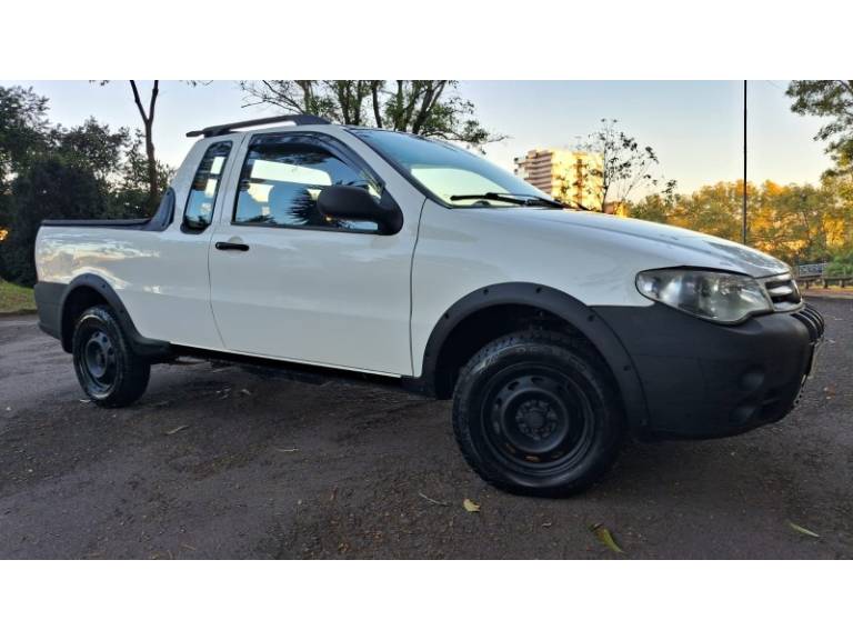 FIAT - STRADA - 2012/2012 - Branca - R$ 44.900,00