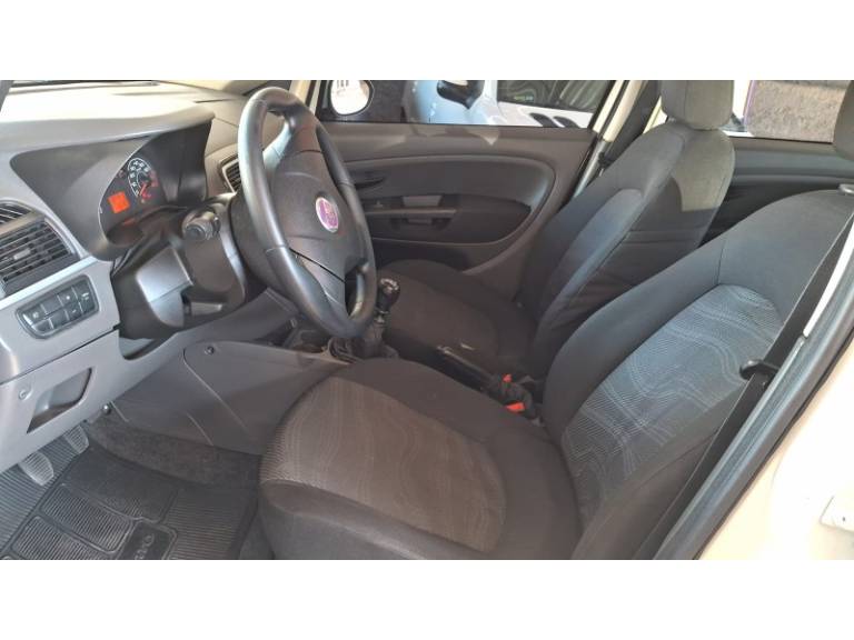FIAT - PUNTO - 2011/2012 - Branca - R$ 34.900,00