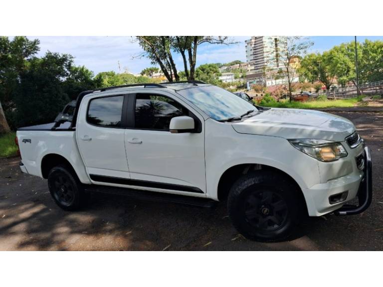 CHEVROLET - S10 - 2013/2013 - Branca - R$ 105.900,00