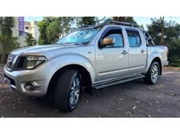 NISSAN - FRONTIER - 2014/2015 - Prata - R$ 115.900,00