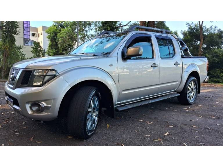 NISSAN - FRONTIER - 2014/2015 - Prata - R$ 115.900,00