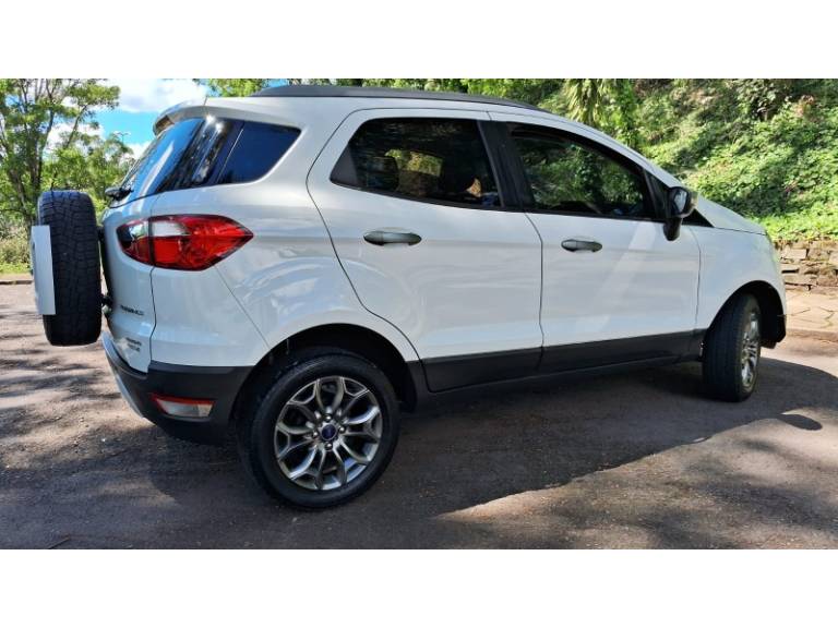 FORD - ECOSPORT - 2015/2016 - Branca - R$ 58.900,00