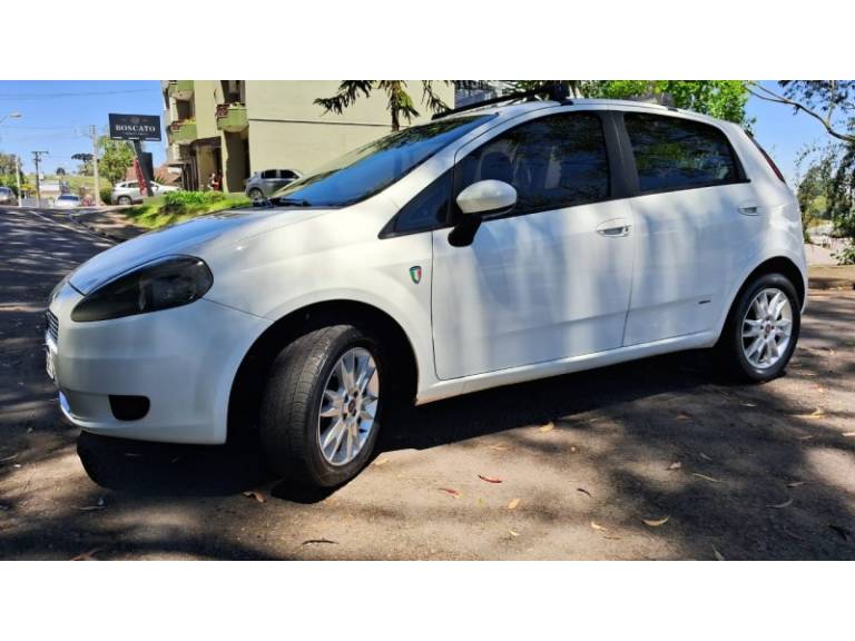 FIAT - PUNTO - 2011/2012 - Branca - R$ 34.900,00