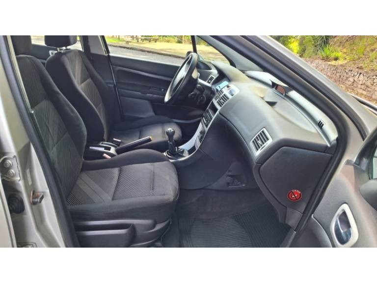 PEUGEOT - 307 - 2009/2010 - Prata - R$ 28.900,00