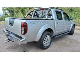 NISSAN - FRONTIER - 2014/2015 - Prata - R$ 117.900,00