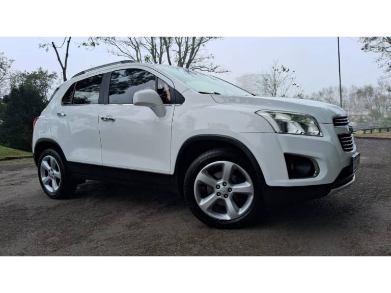 CHEVROLET - TRACKER - 2015/2015 - Branca - R$ 69.900,00