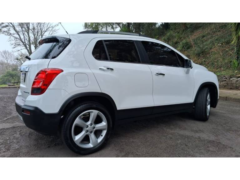 CHEVROLET - TRACKER - 2015/2015 - Branca - R$ 69.900,00