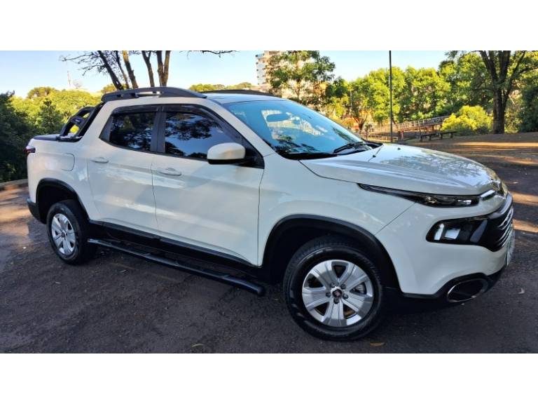 FIAT - TORO - 2018/2019 - Branca - R$ 94.900,00