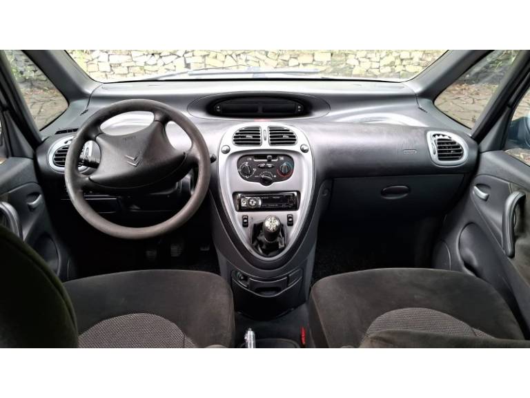 CITROËN - XSARA PICASSO - 2010/2011 - Prata - R$ 25.900,00